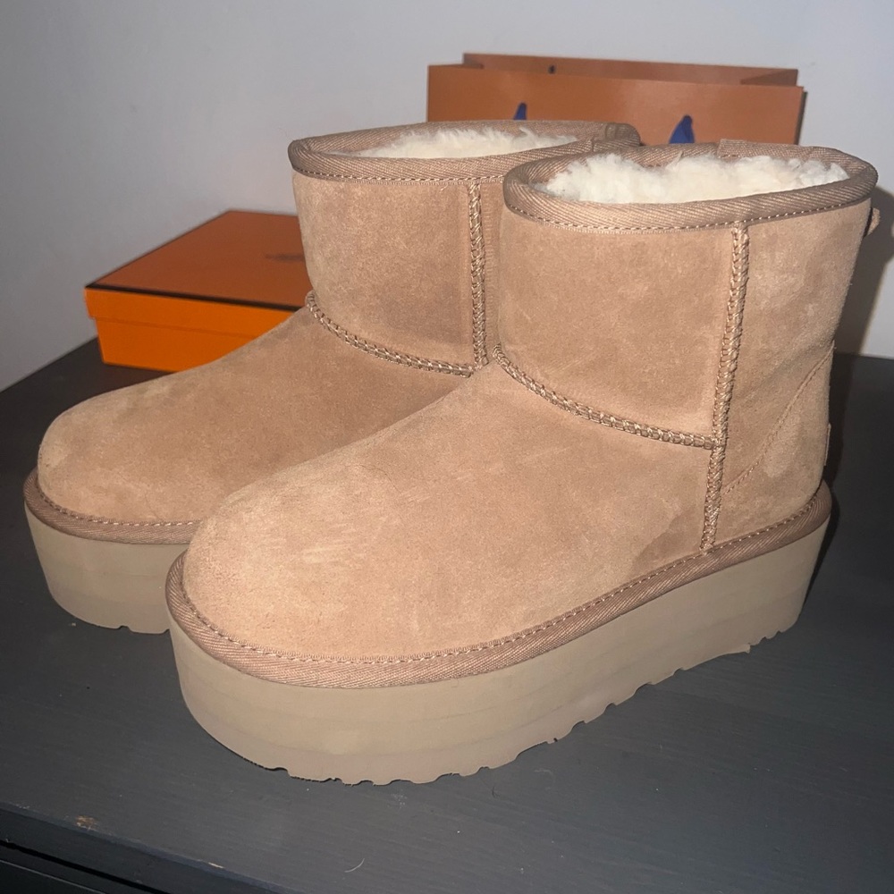 NEW Classic Mini Platform UGGs